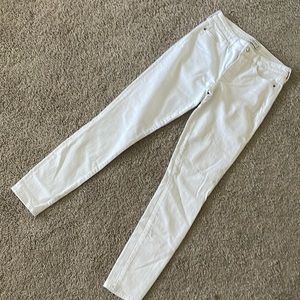 White skinny jeans